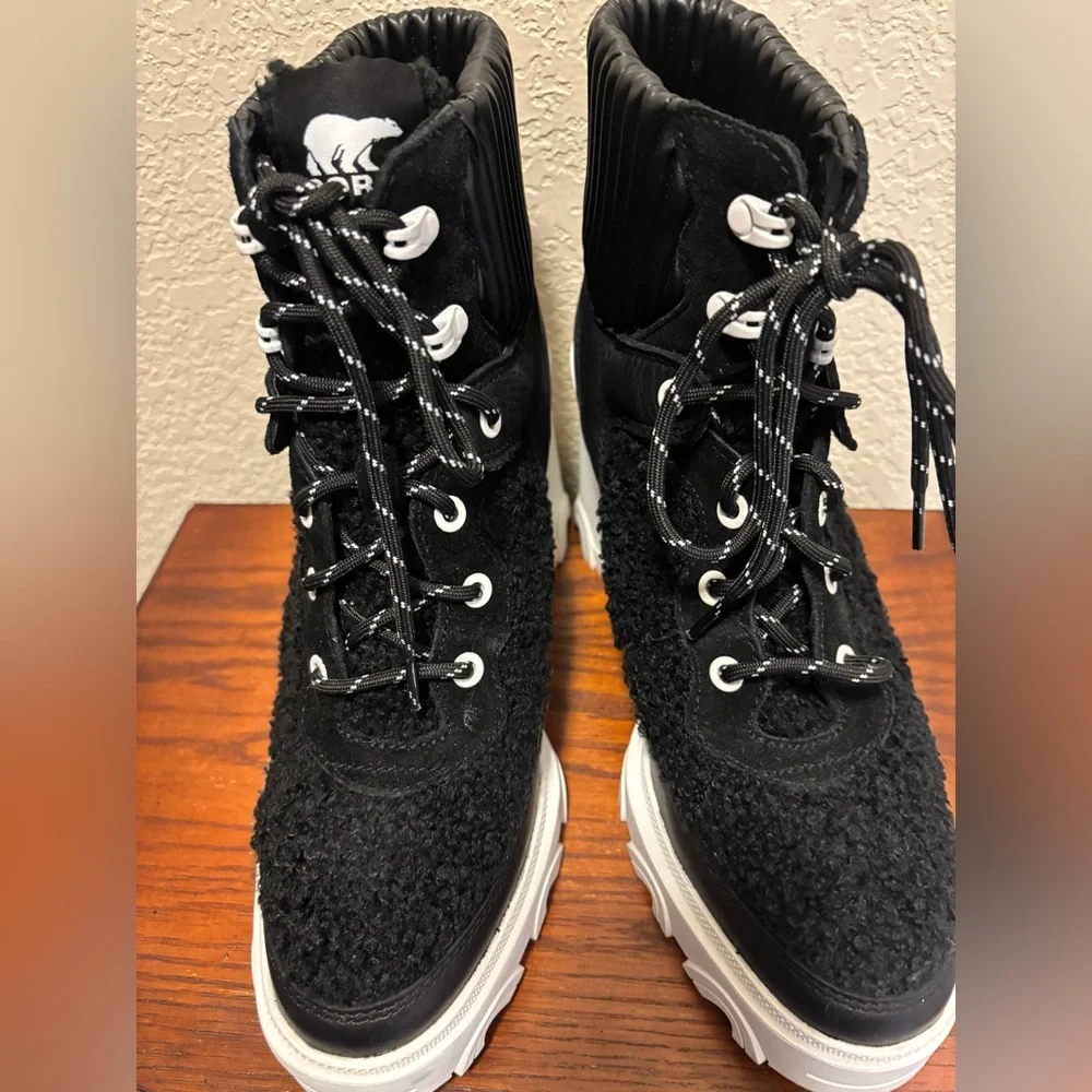 Sorel‎ Black and White Brex Waterproof Cozy Lace Up Boot - Picture 2 of 6